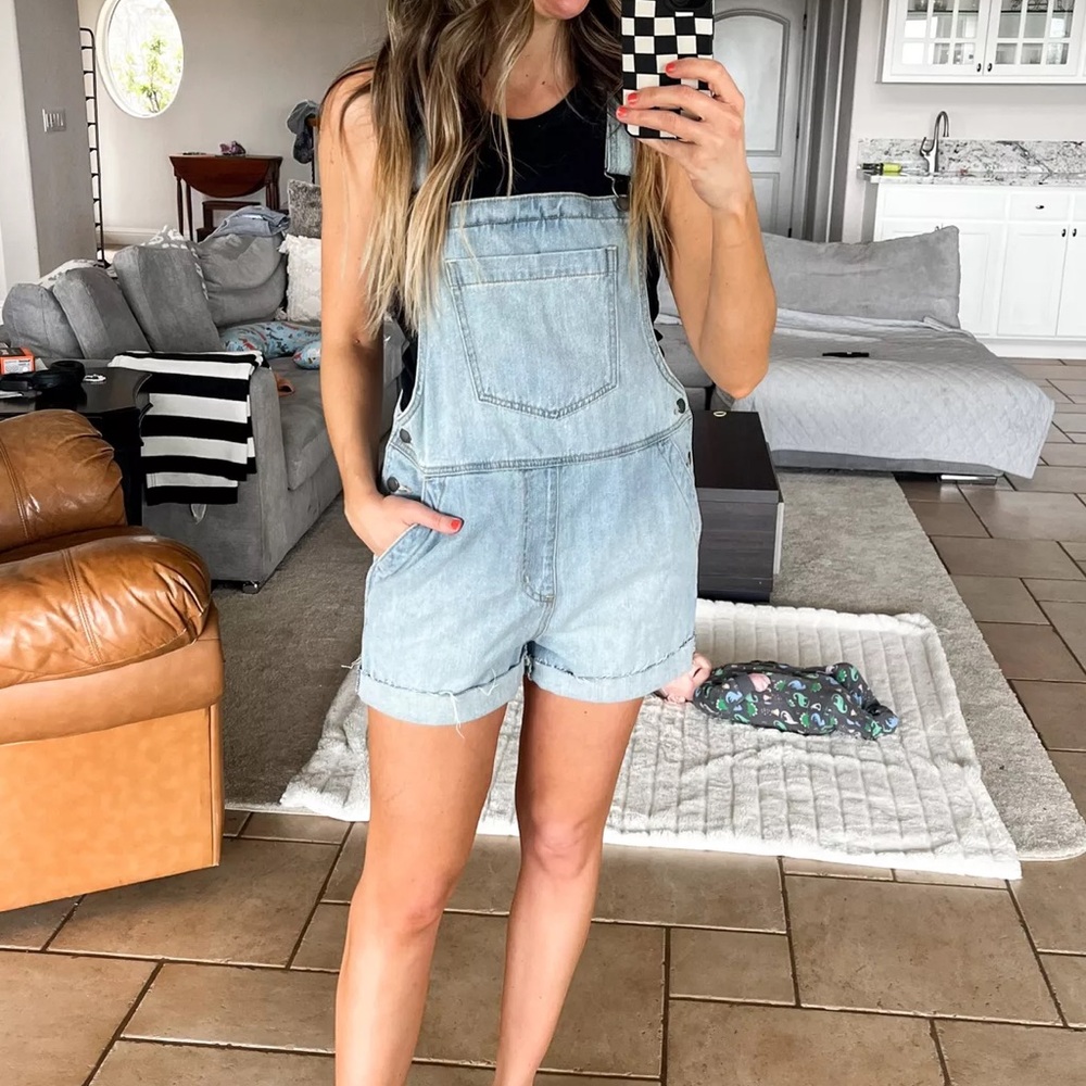 Women's Denim Boyfriend Shortalls Rompers Medium Wash Universal Thread 14 - Picture 2 of 3